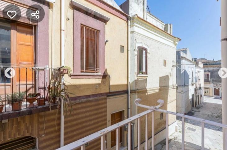 B&B Palazzo Veliero Al Castello Torre Maggiore Екстериор снимка
