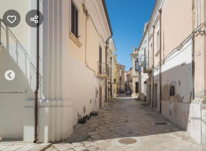 B&B Palazzo Veliero Al Castello Torre Maggiore Екстериор снимка